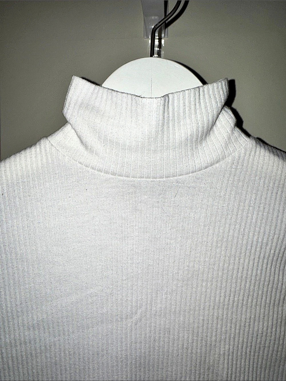 Ribbed Turtleneck Short Sleeve Top in White - Picture 3 of 4